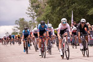 Men 17-18 Sprint for the finish.